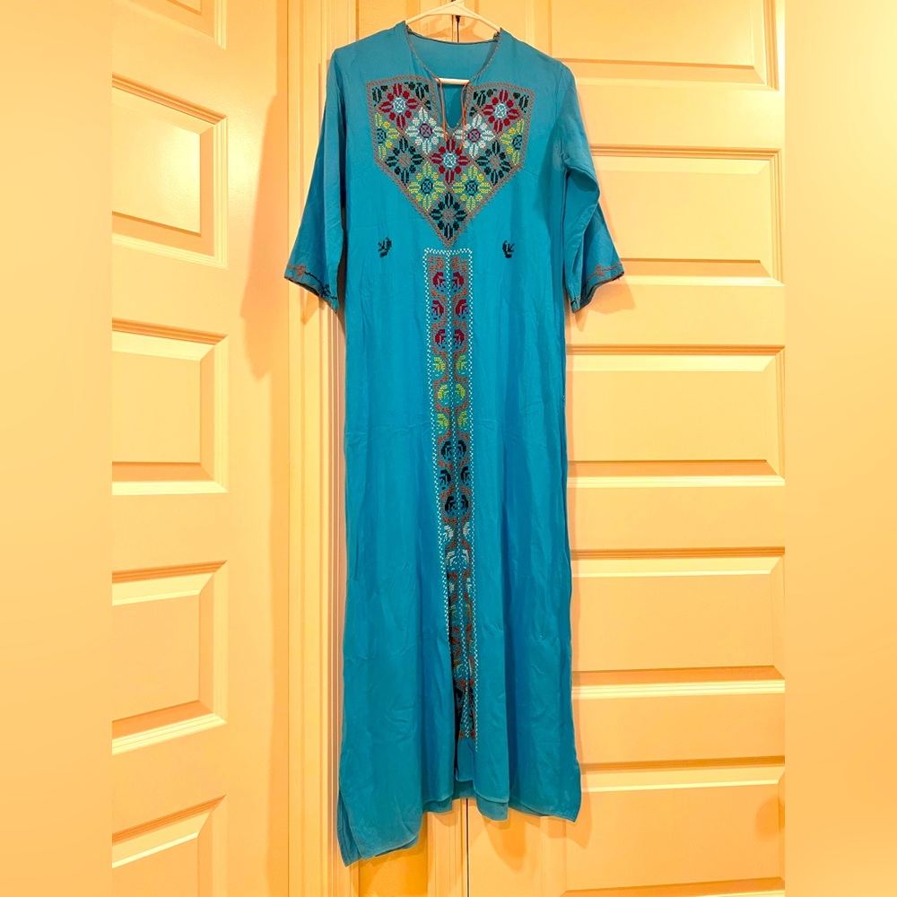 Vintage Egyptian Dress 100% cotton; hand: made, dyed and embroidered.